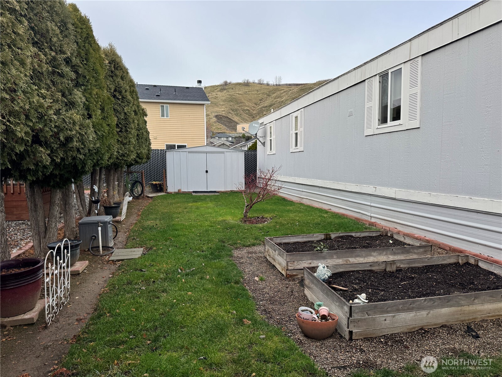 1608 N Western Avenue Unit: 15