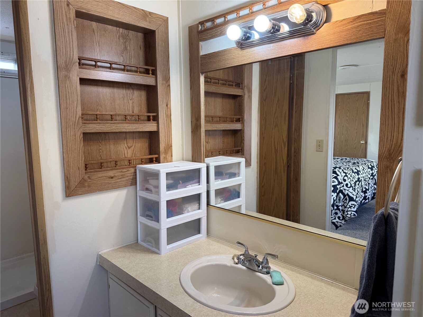 1608 N Western Avenue Unit: 15