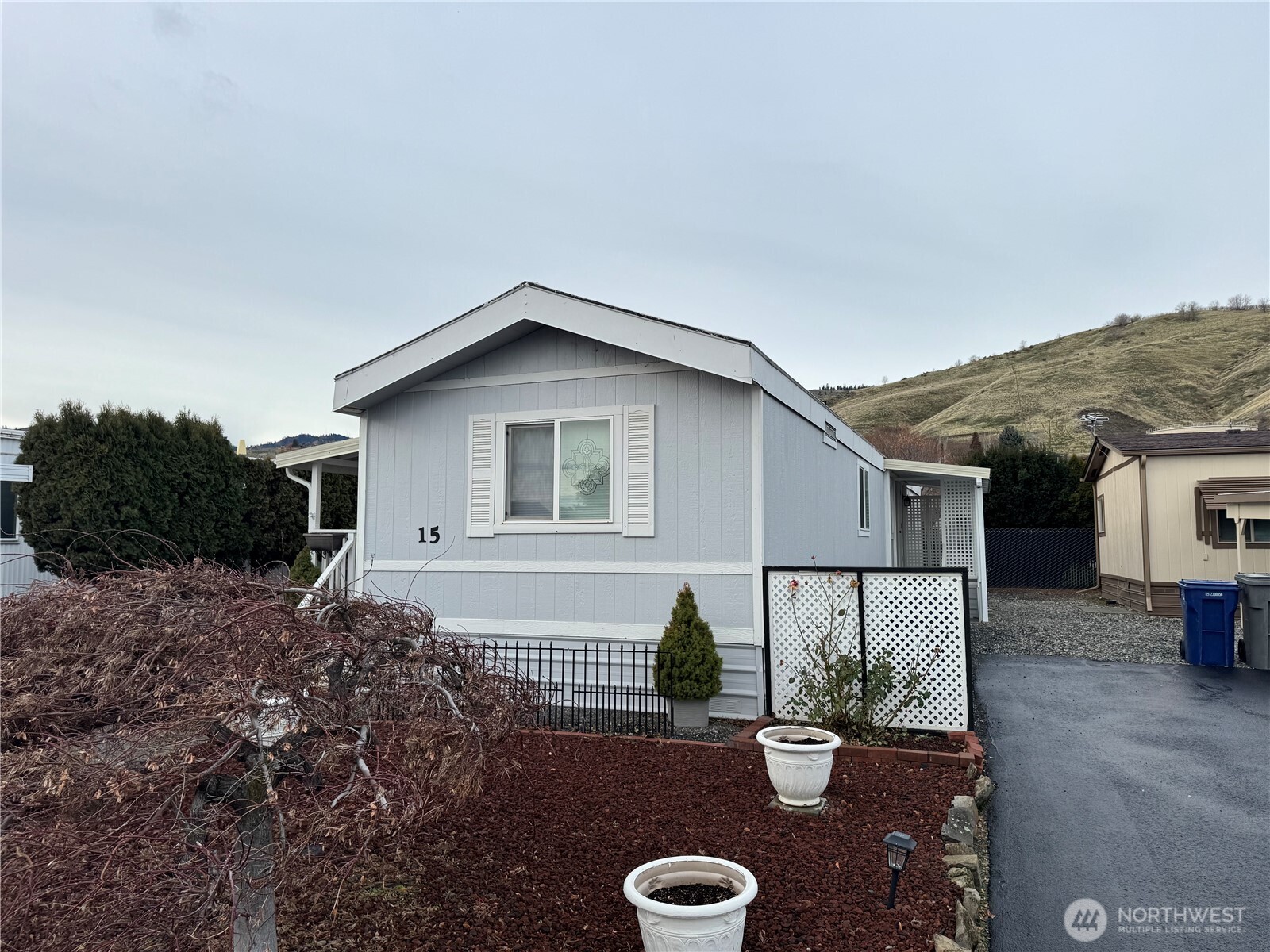 1608 N Western Avenue Unit: 15