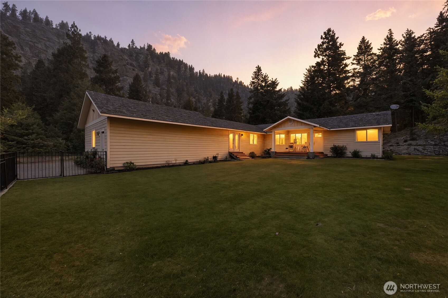 4621 Navarre Coulee Road