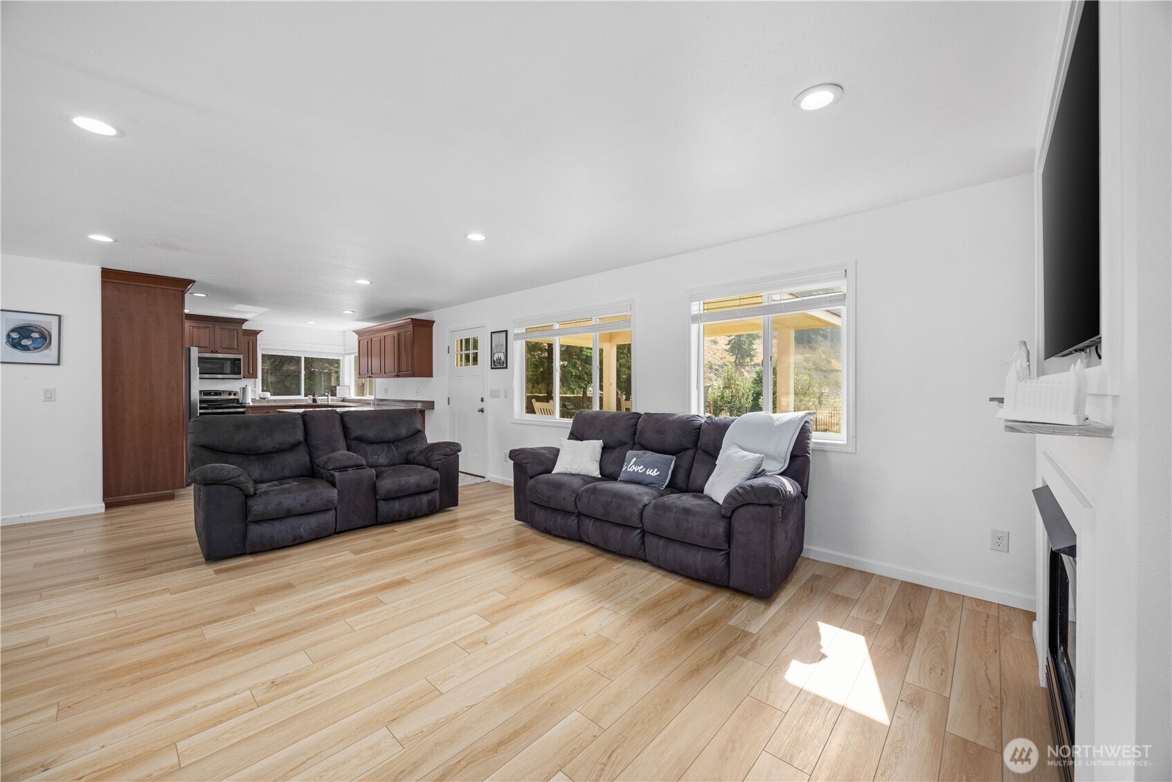 4621 Navarre Coulee Road