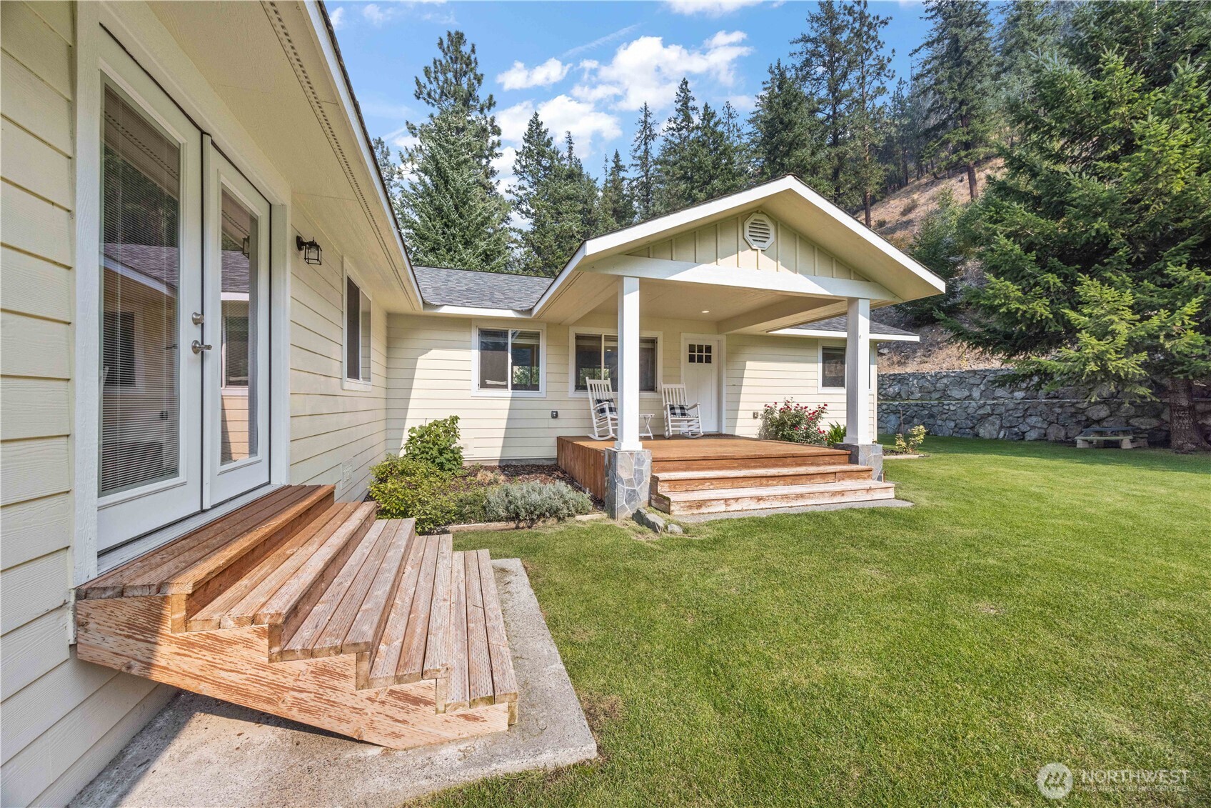 4621 Navarre Coulee Road