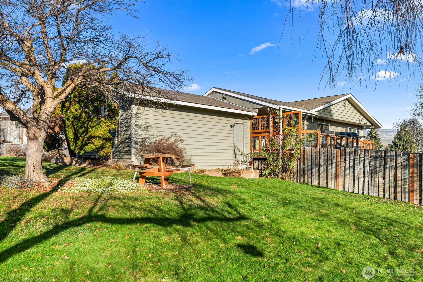 2591 Lemaister Avenue