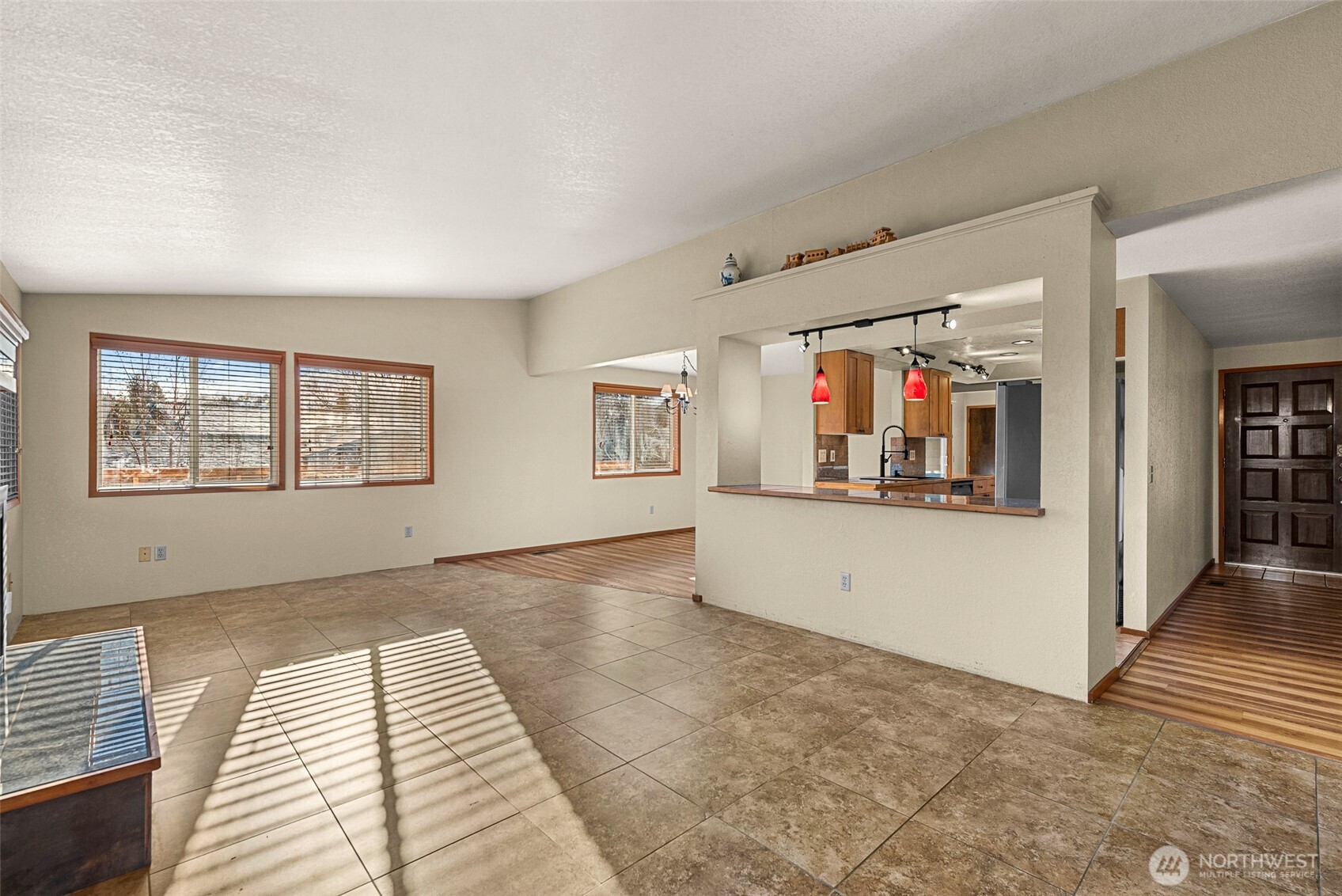 2591 Lemaister Avenue