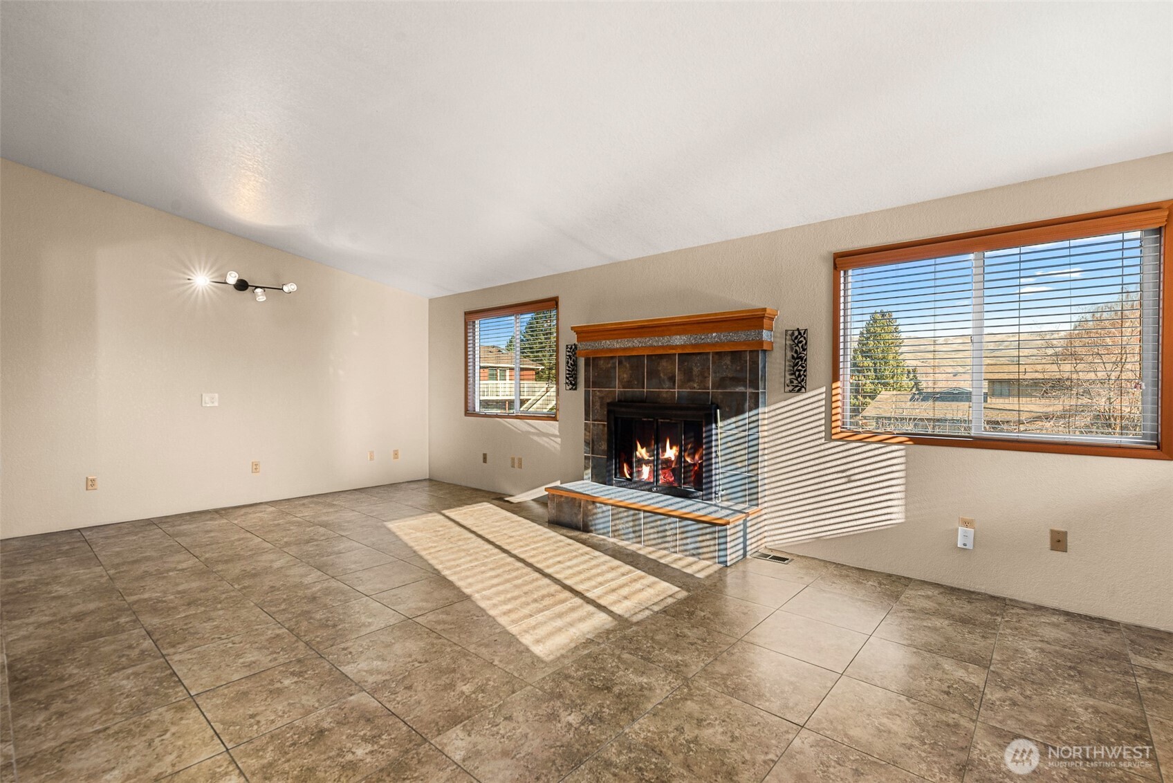 2591 Lemaister Avenue