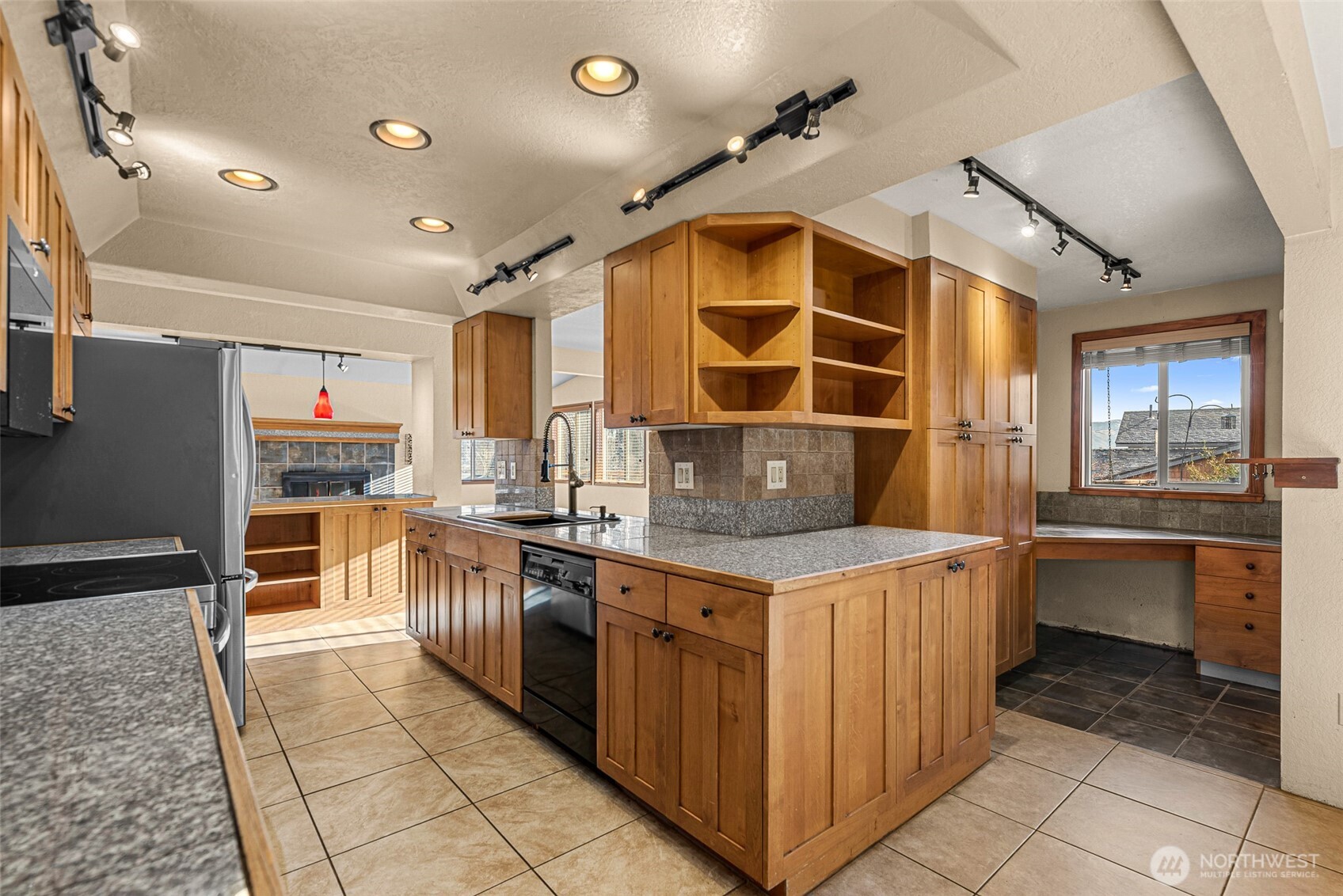 2591 Lemaister Avenue