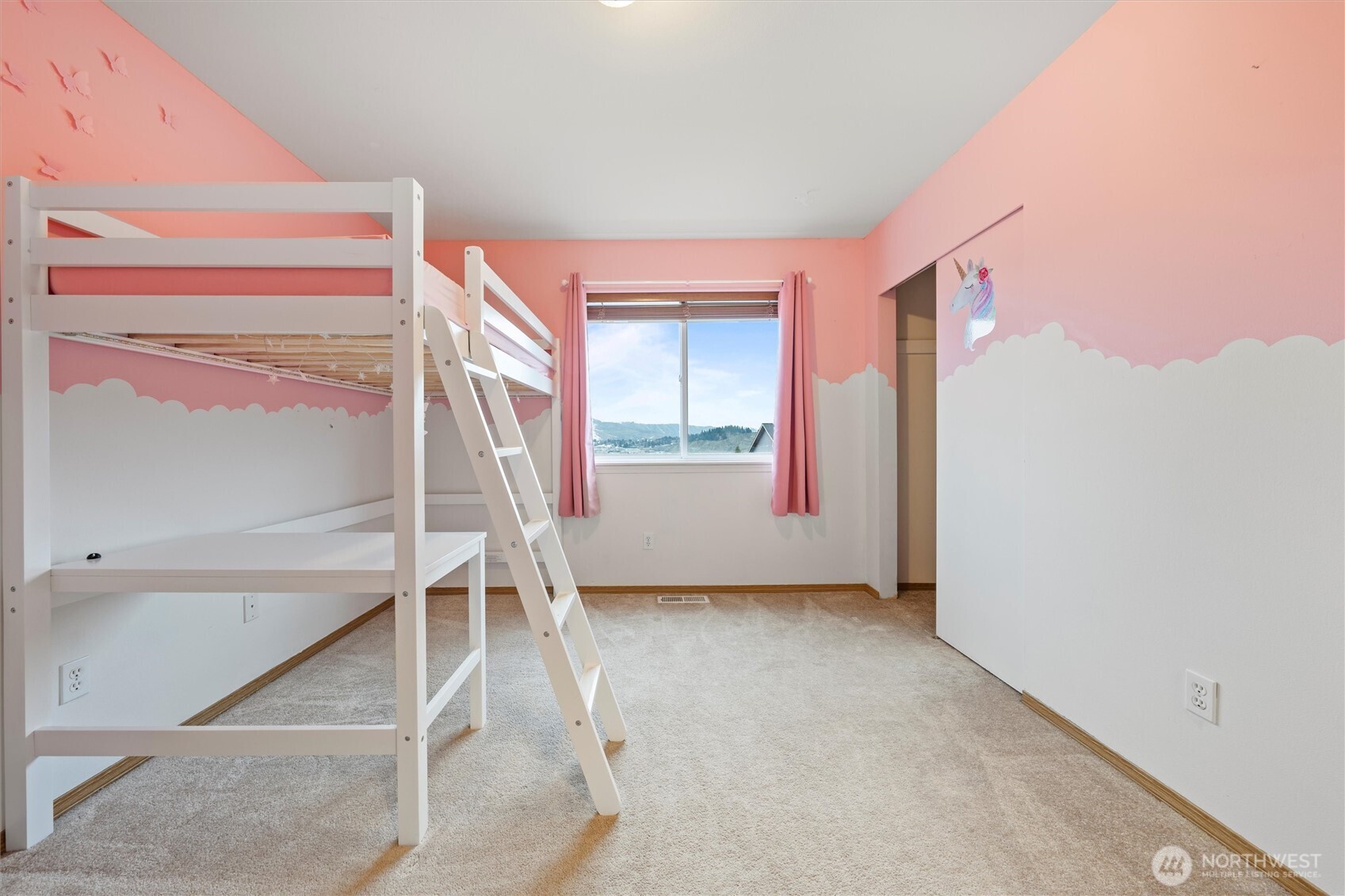 3953 NE Vista Del Rey Drive