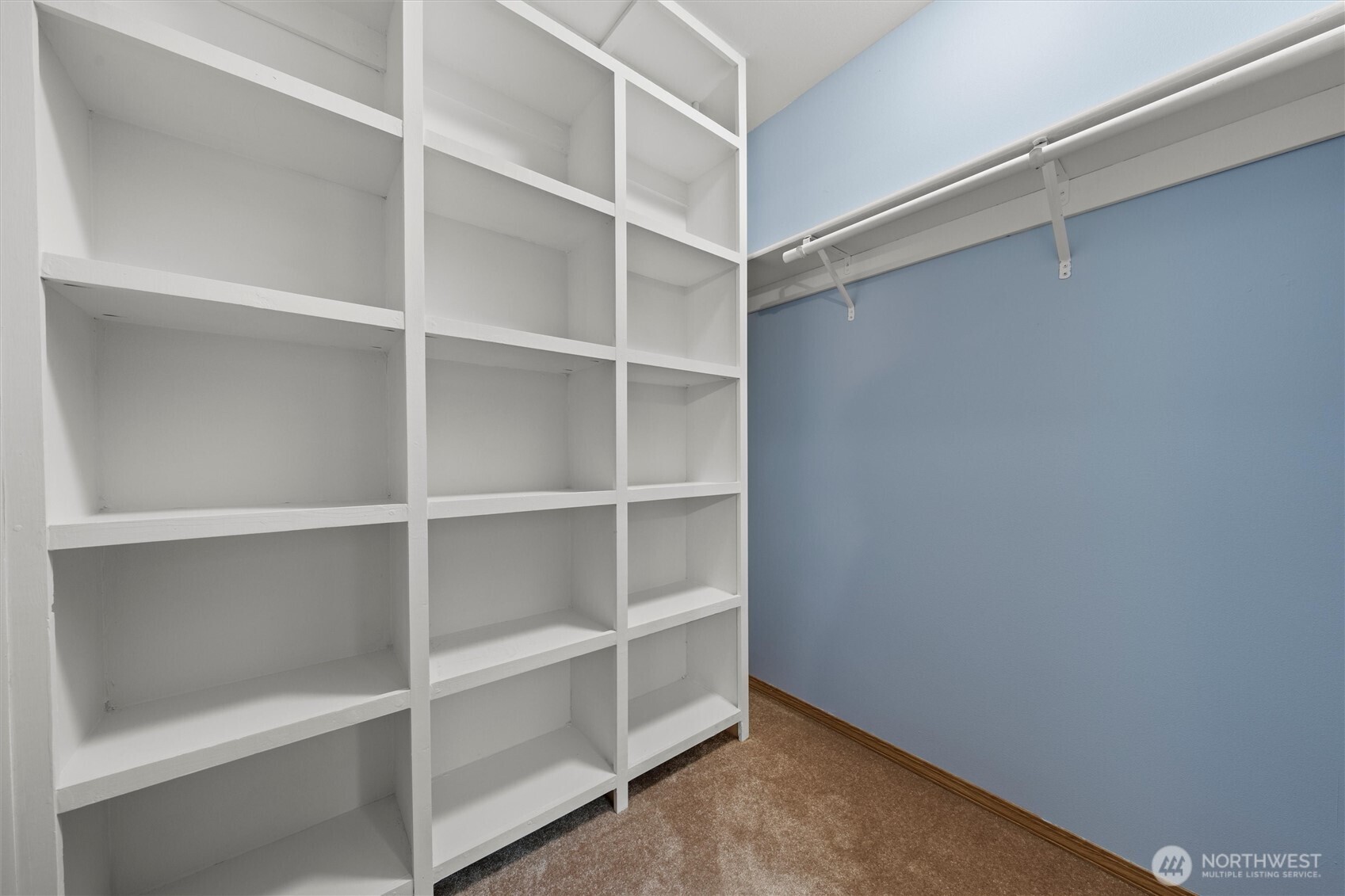 3953 NE Vista Del Rey Drive