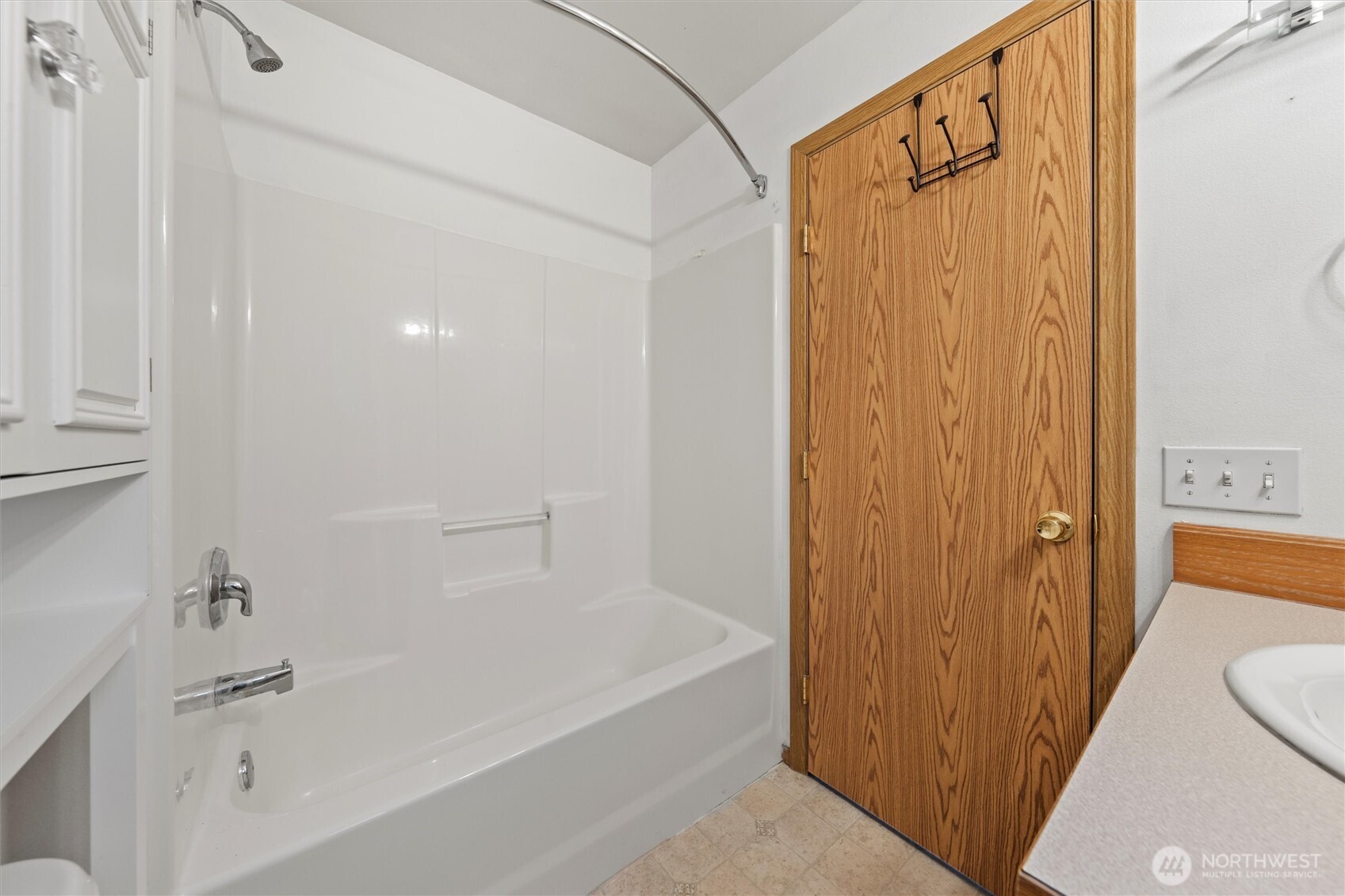 3953 NE Vista Del Rey Drive