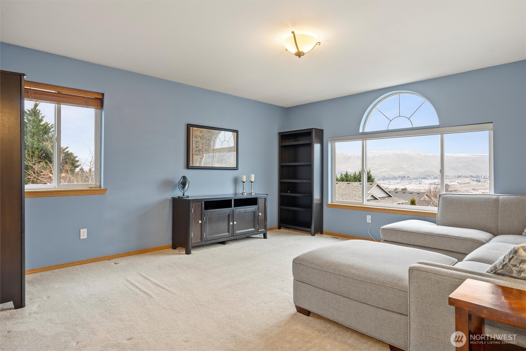 3953 NE Vista Del Rey Drive