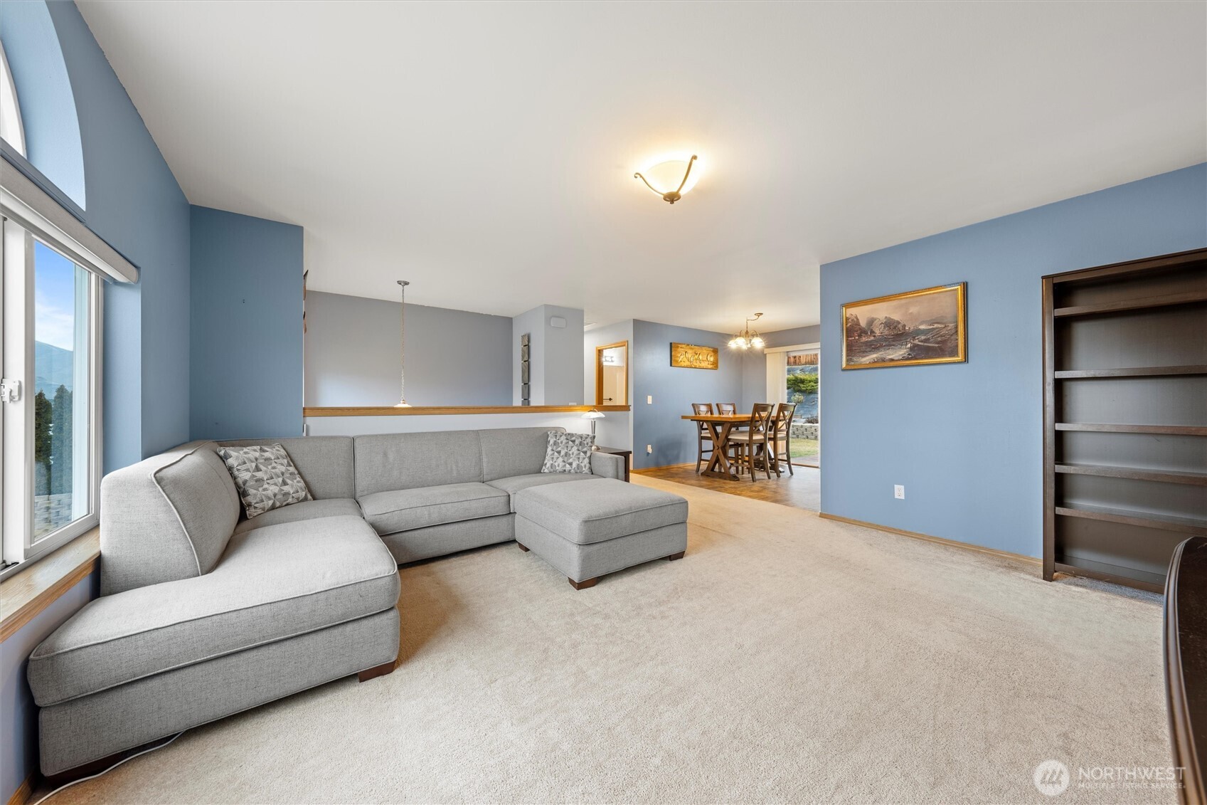 3953 NE Vista Del Rey Drive