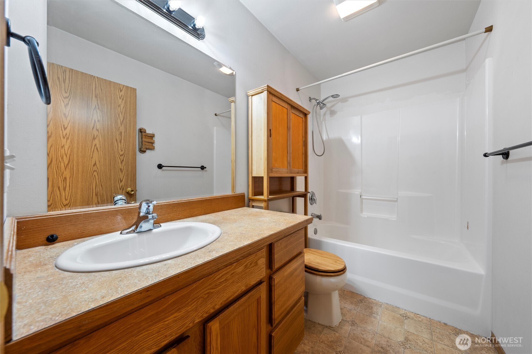 3953 NE Vista Del Rey Drive