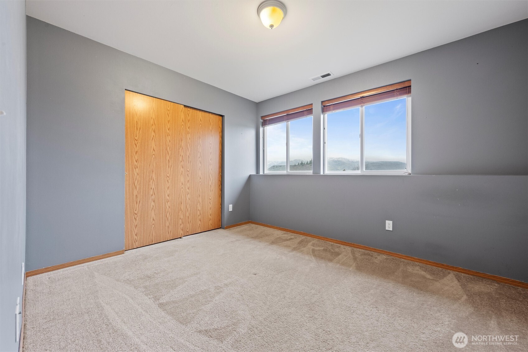 3953 NE Vista Del Rey Drive