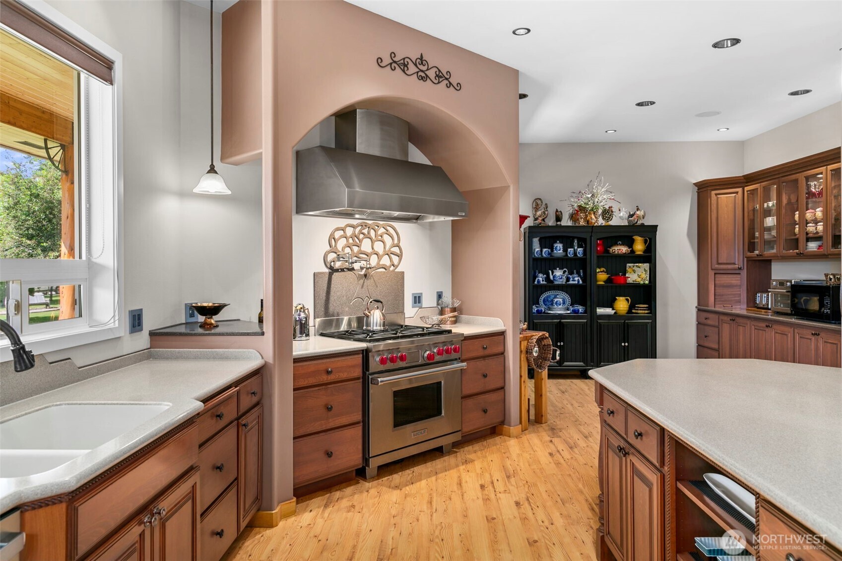 2720 NW Cascade Avenue