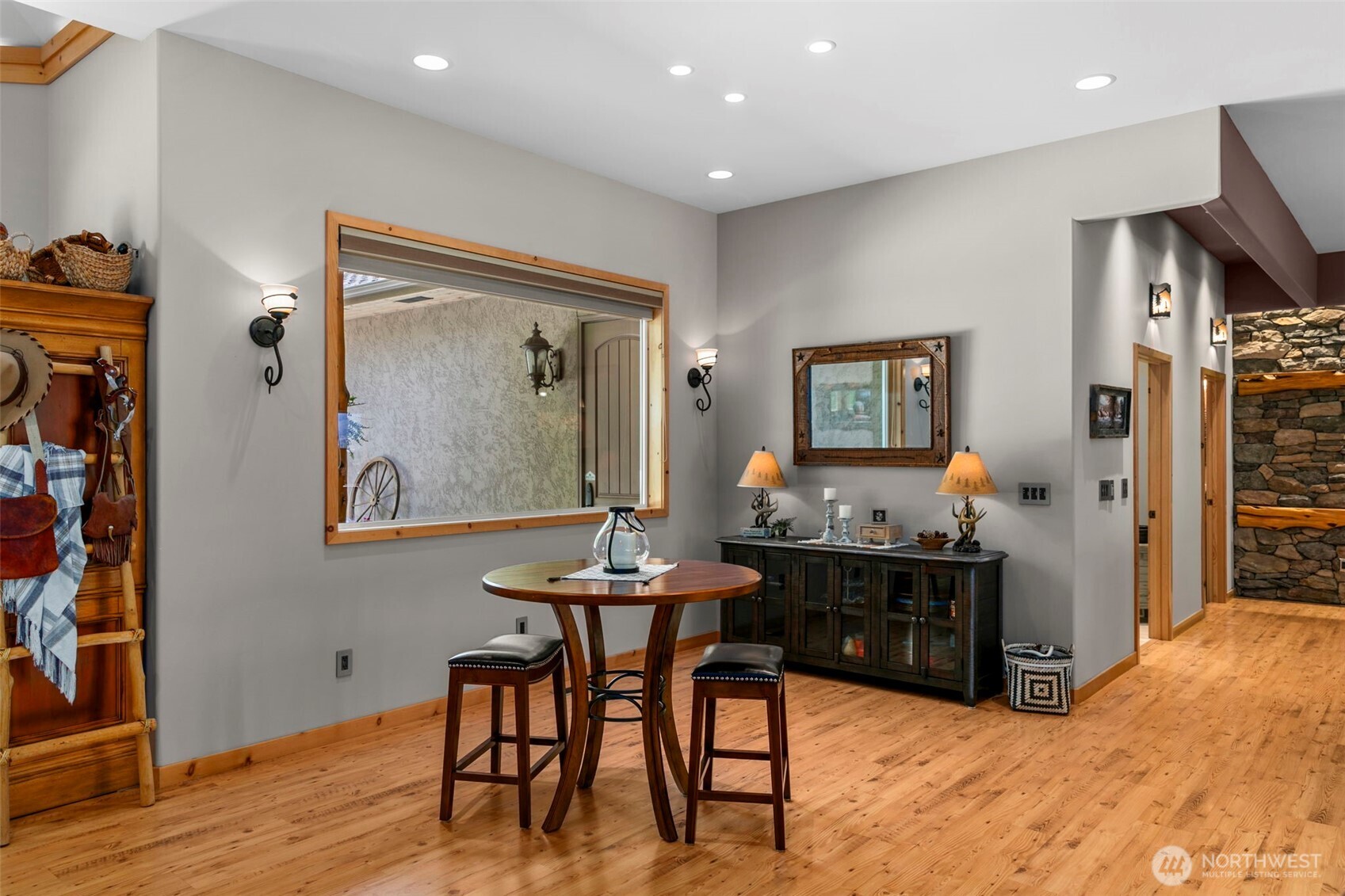 2720 NW Cascade Avenue