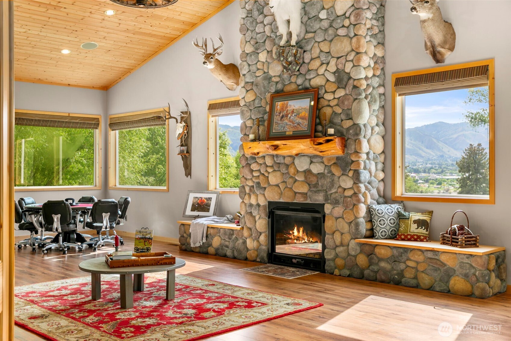 2720 NW Cascade Avenue