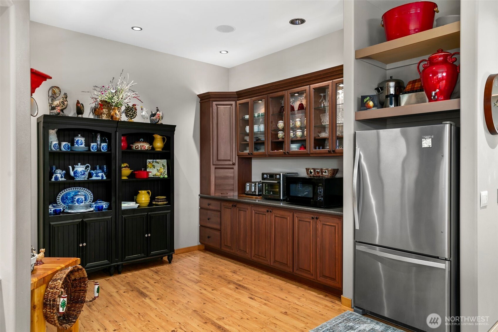 2720 NW Cascade Avenue