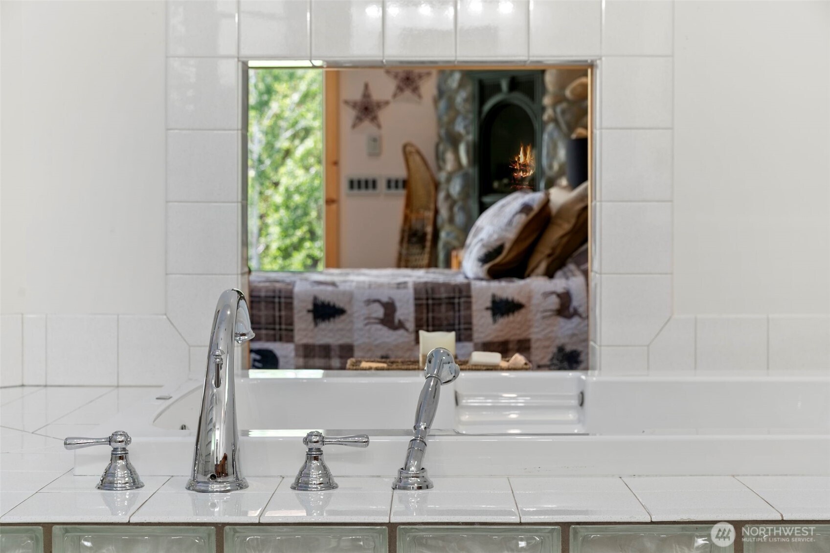 2720 NW Cascade Avenue