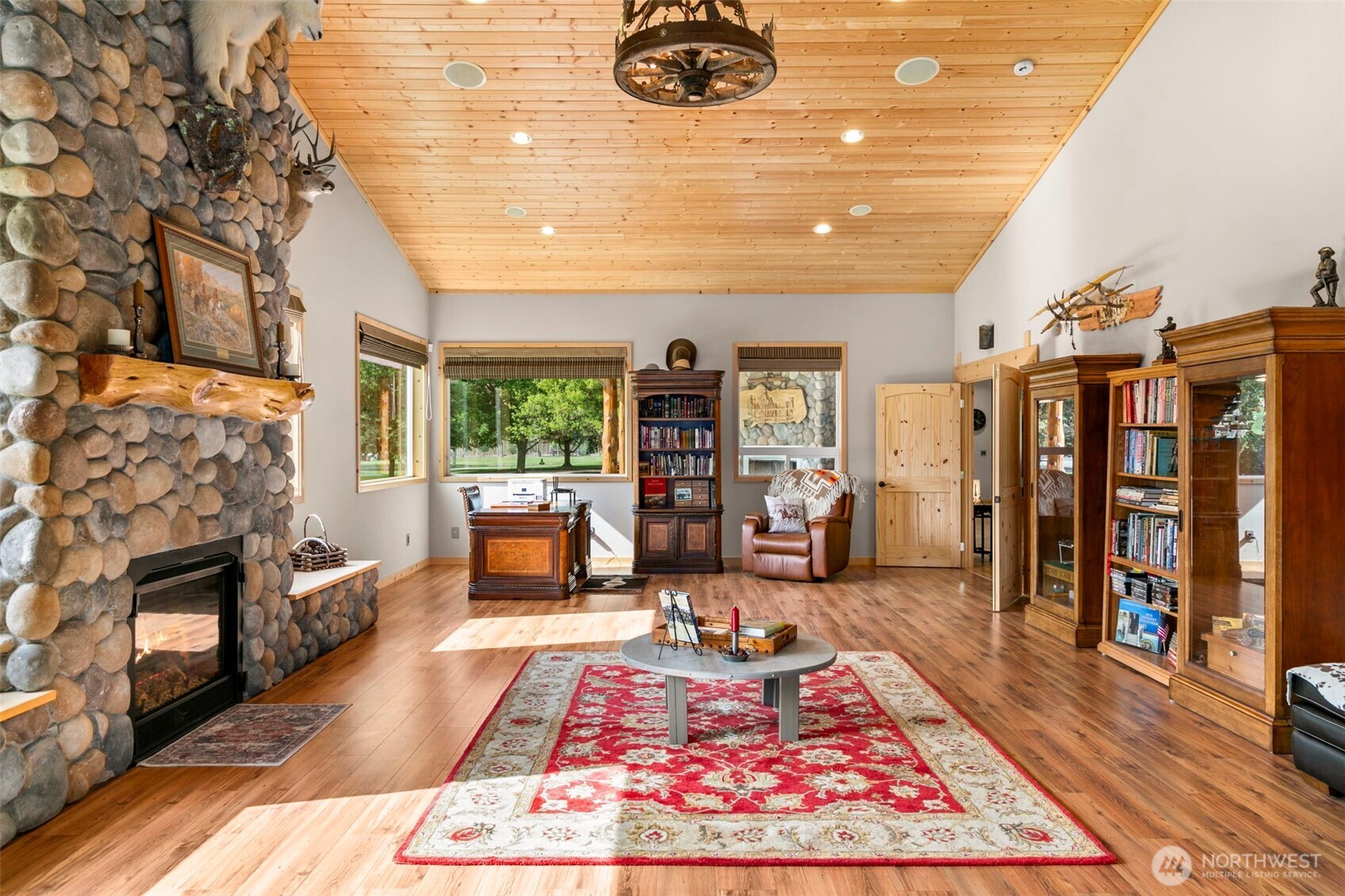 2720 NW Cascade Avenue