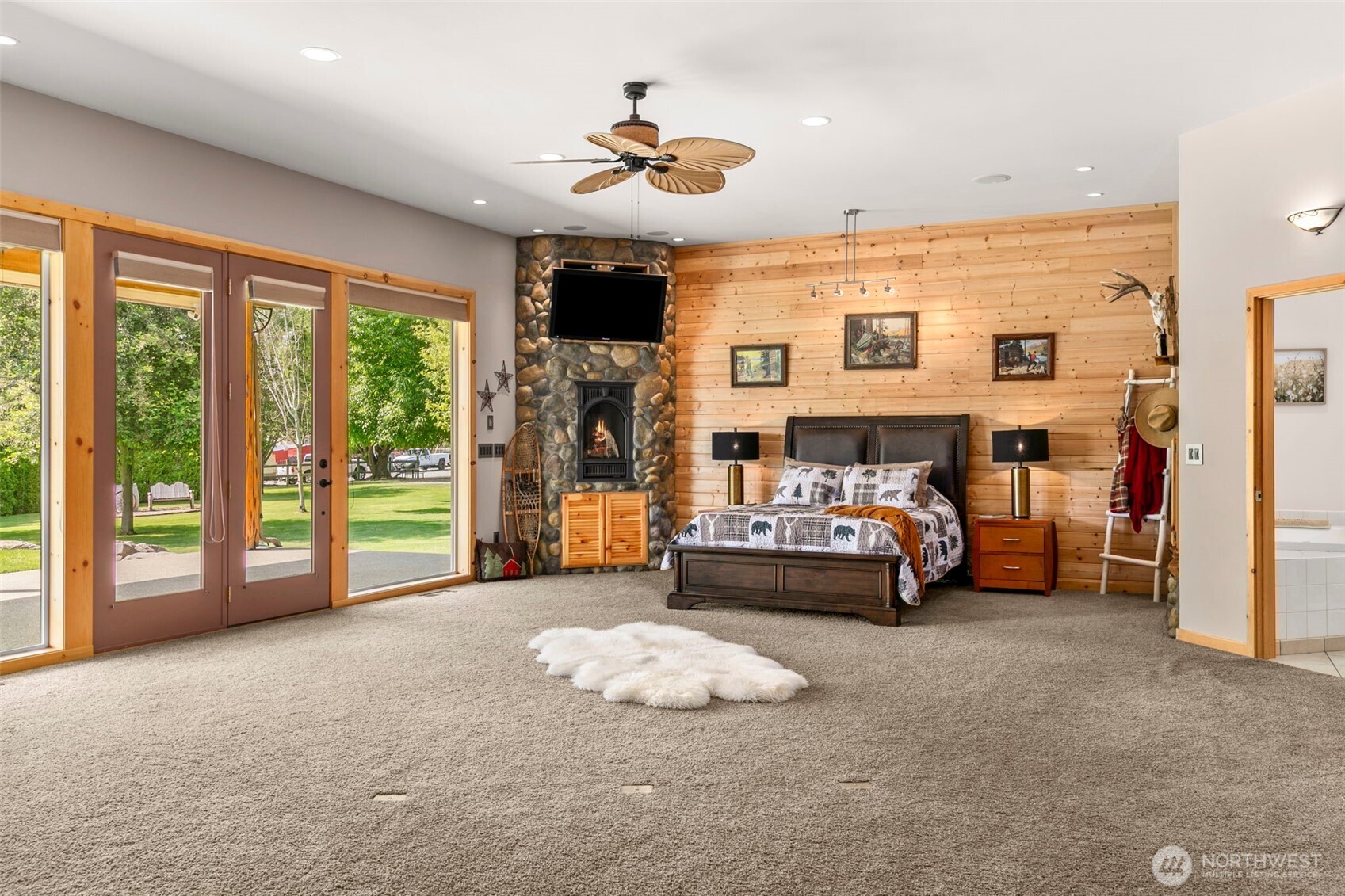 2720 NW Cascade Avenue