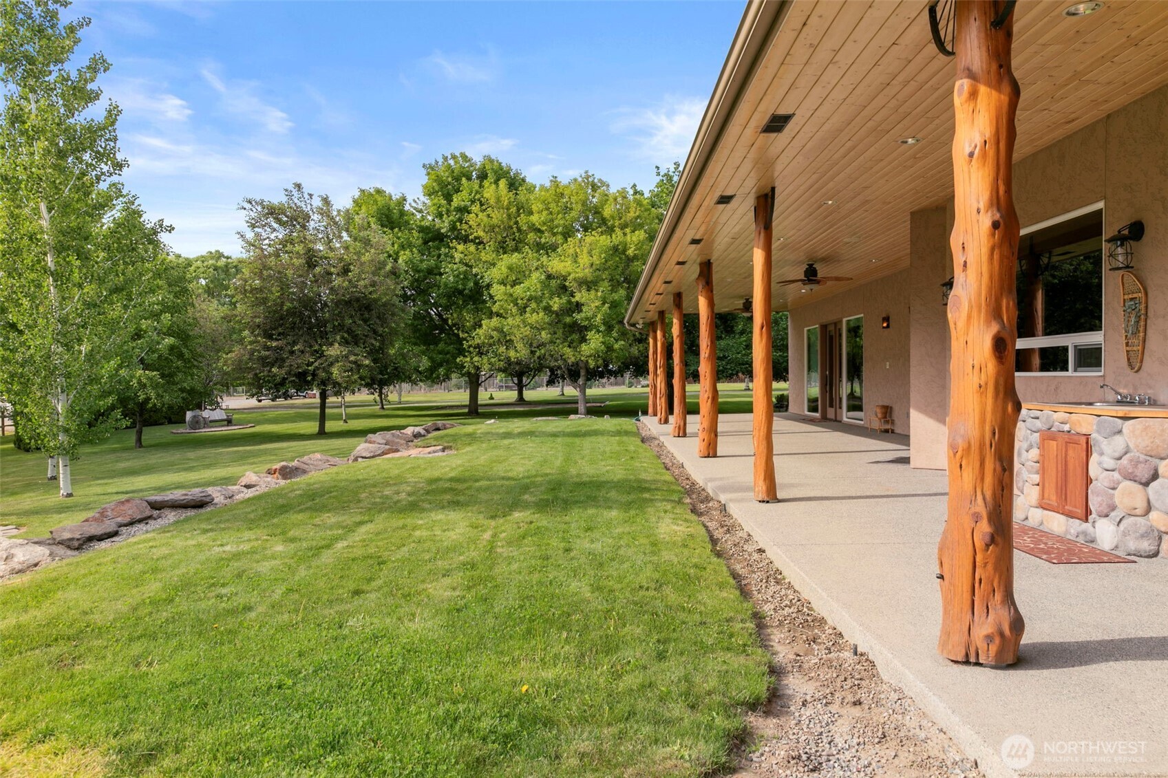 2720 NW Cascade Avenue