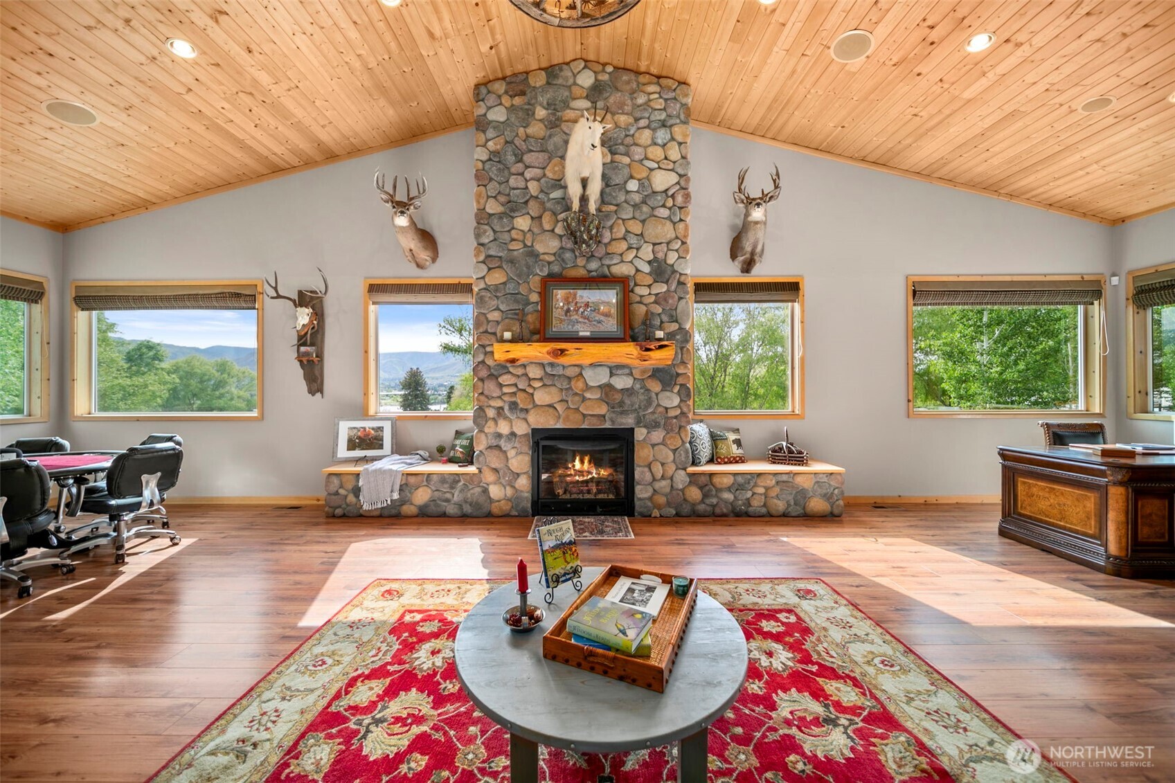 2720 NW Cascade Avenue