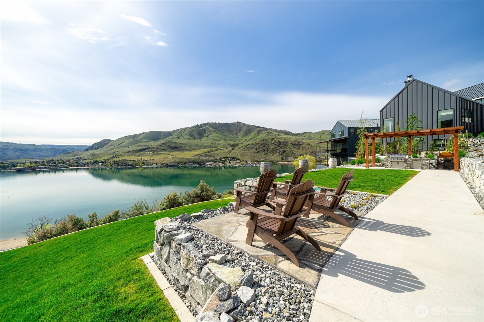 1307 Dragonfly Court