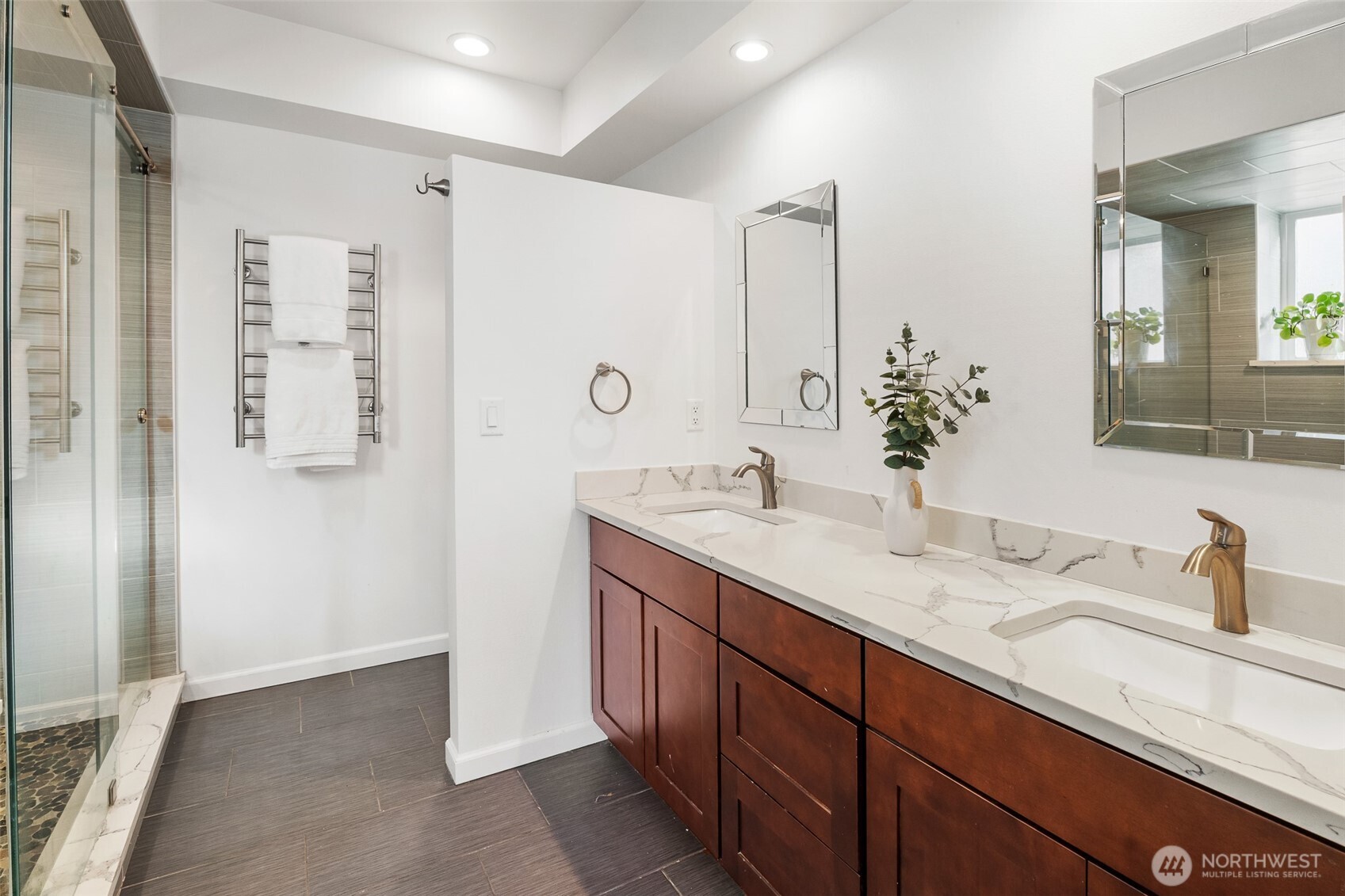 1038 Crest Loop