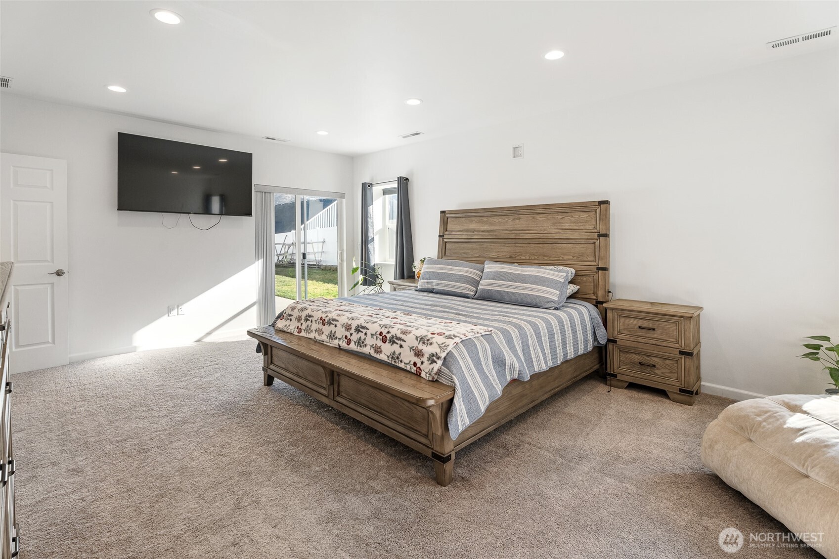 1038 Crest Loop