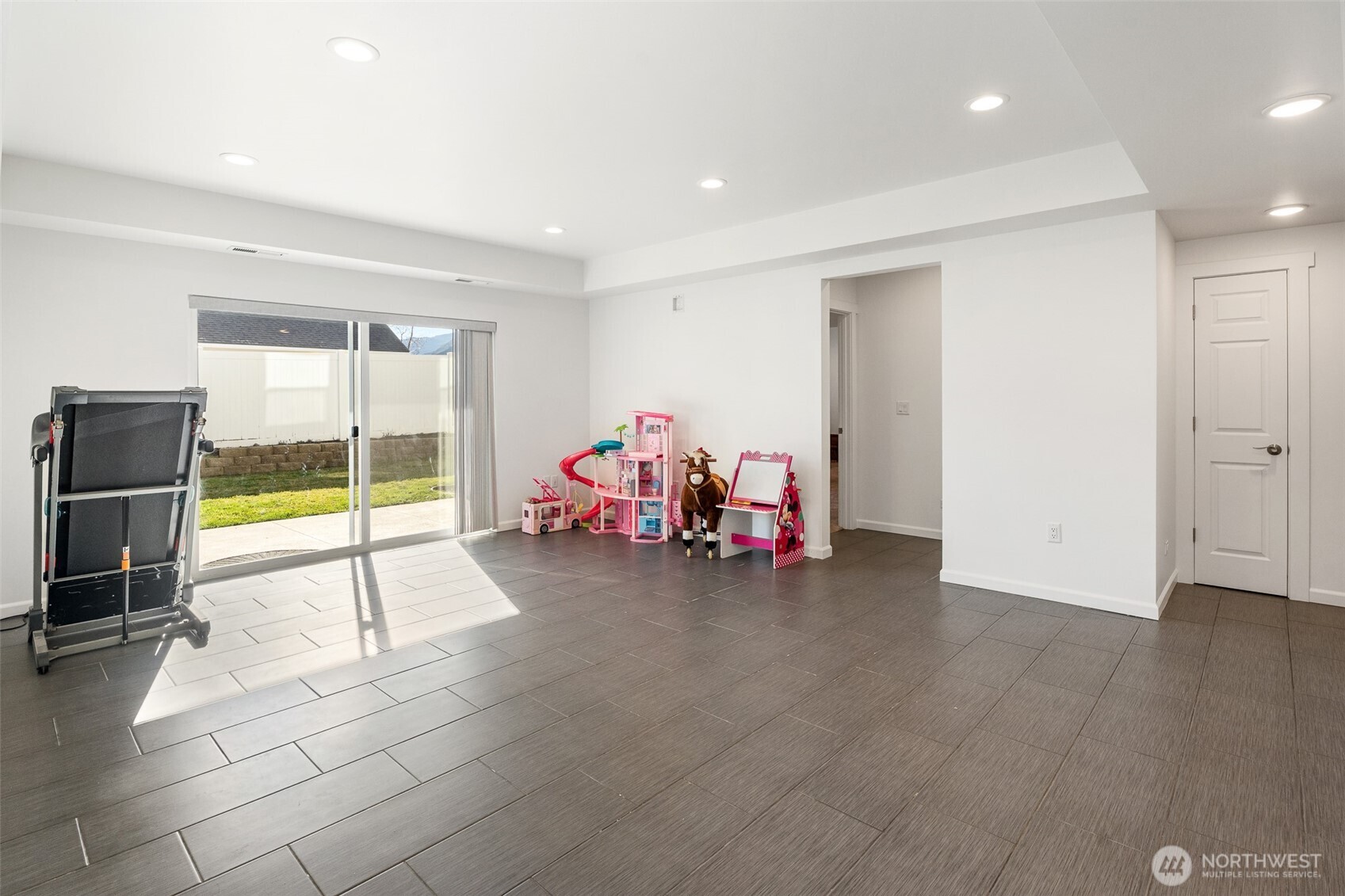 1038 Crest Loop