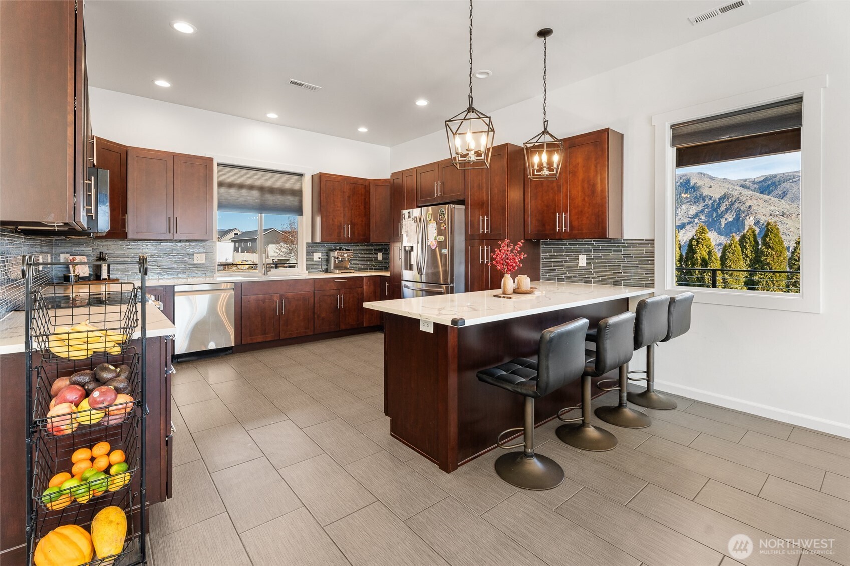1038 Crest Loop