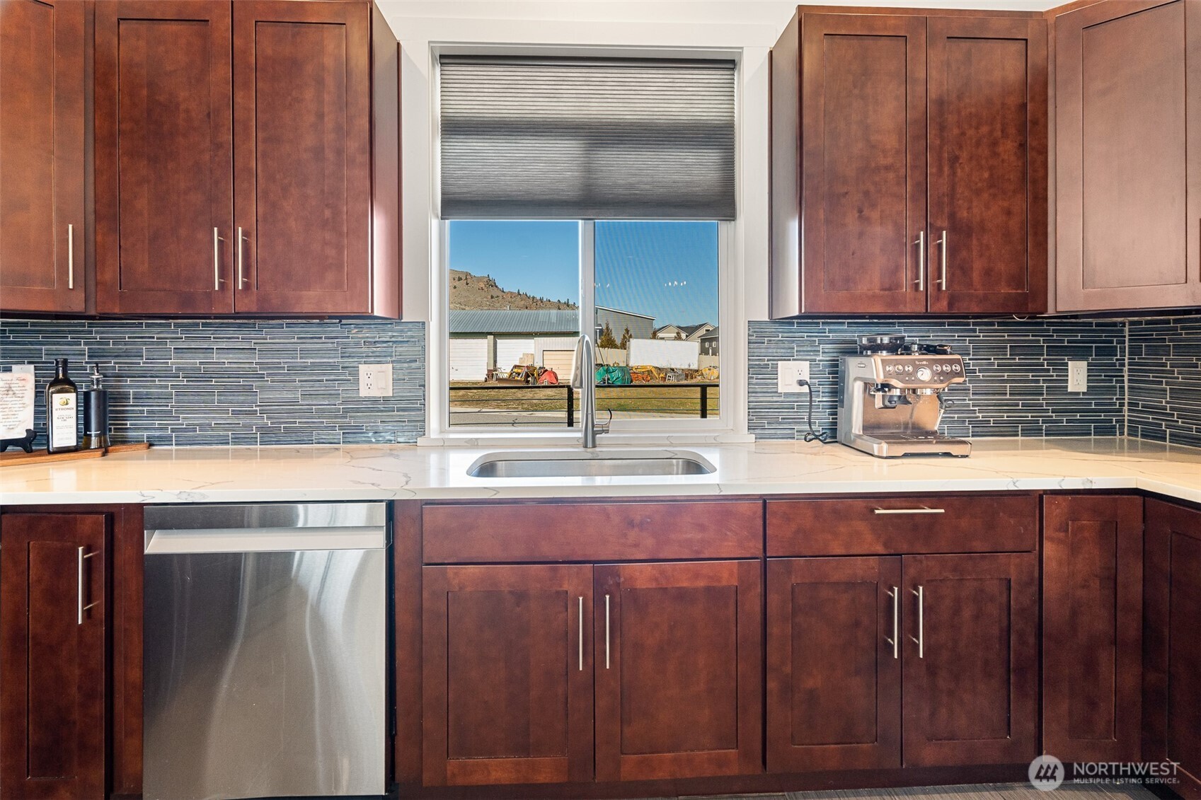 1038 Crest Loop