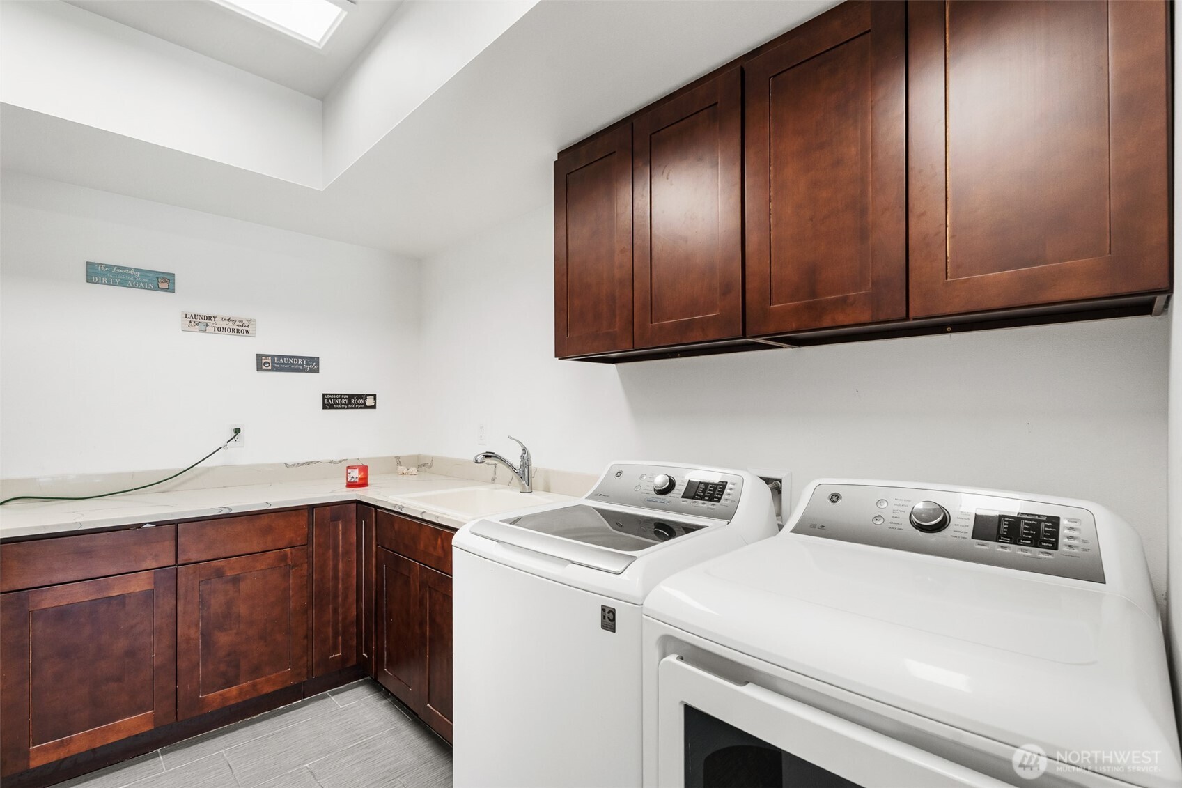 1038 Crest Loop