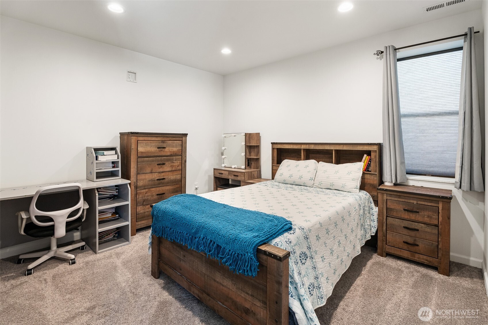 1038 Crest Loop