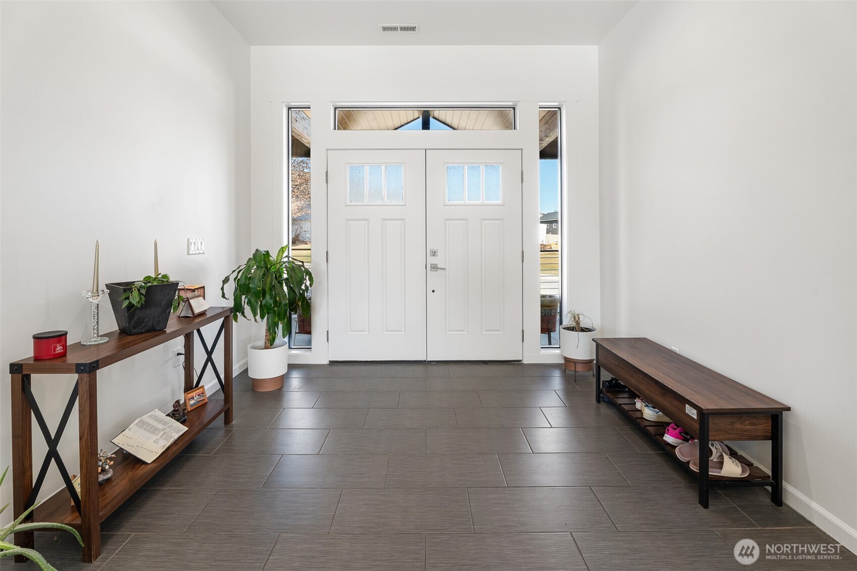 1038 Crest Loop