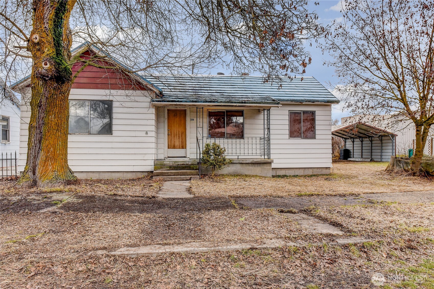 209 SE May Avenue
