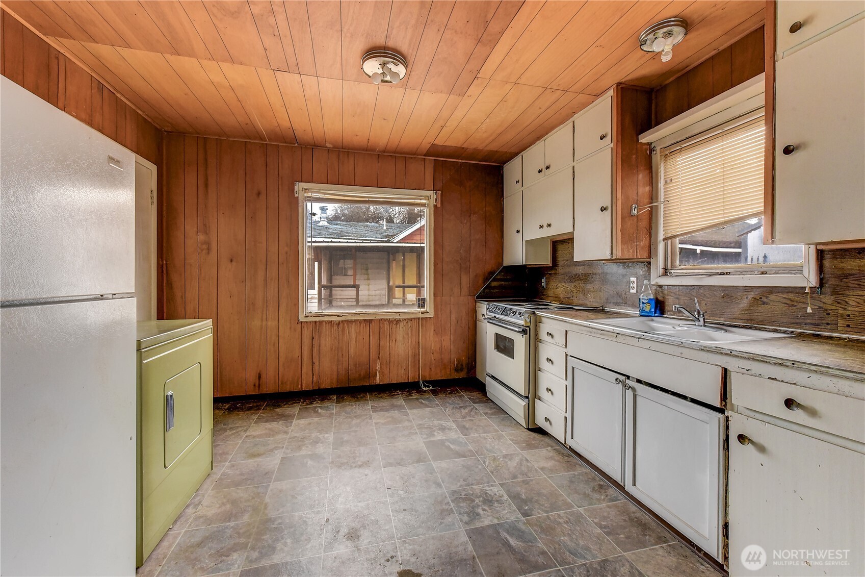 209 SE May Avenue