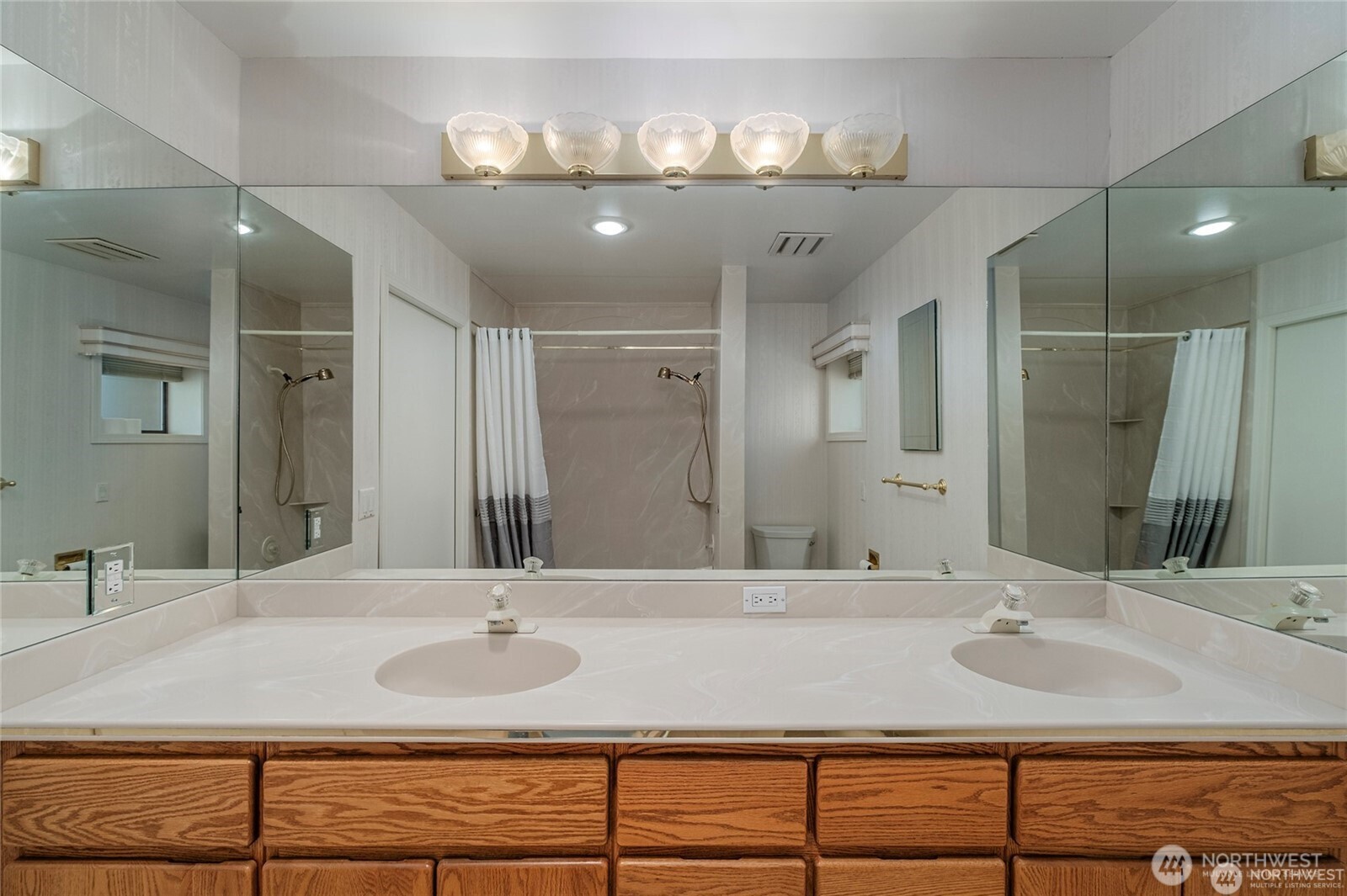 225 19th Street Unit: 31