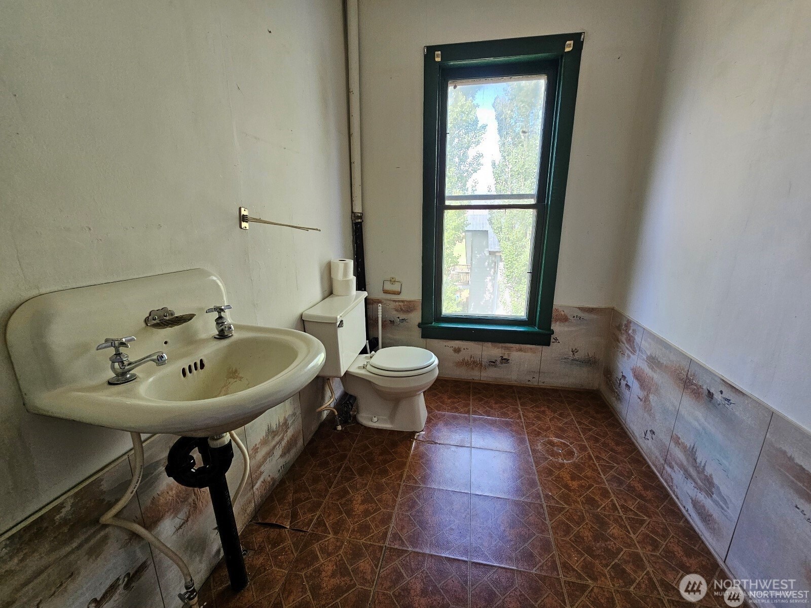 1610 Ironwood Street