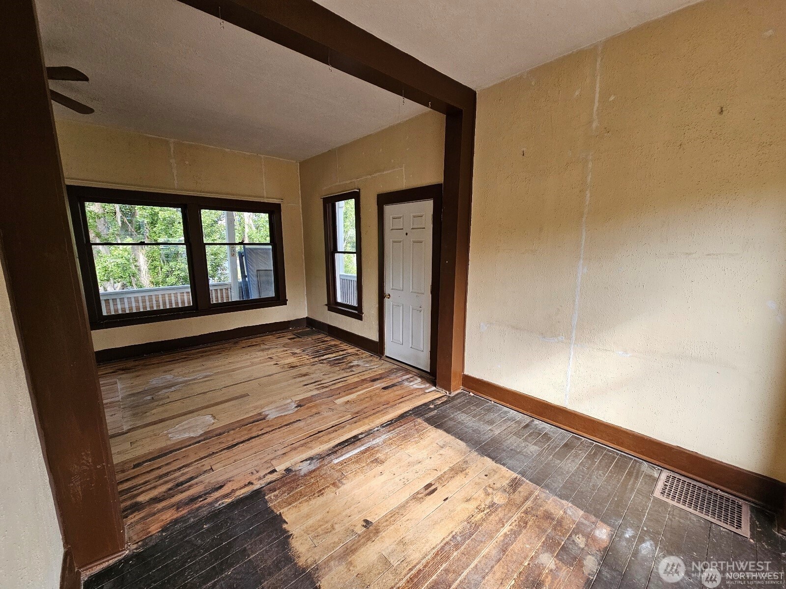 1610 Ironwood Street