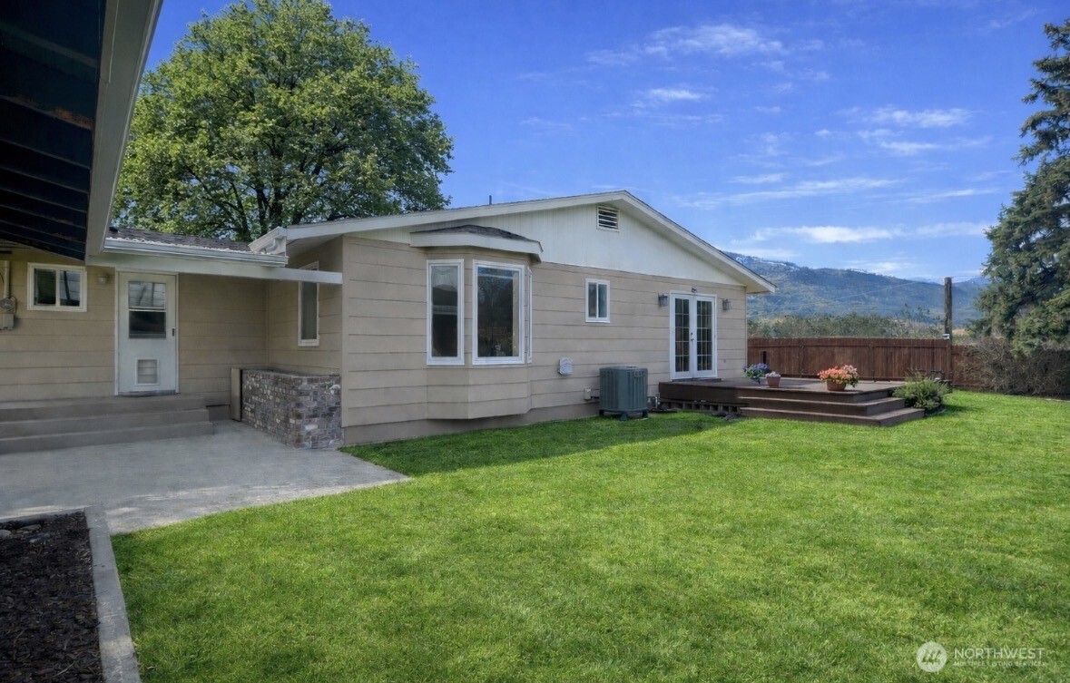 1127 Central Avenue