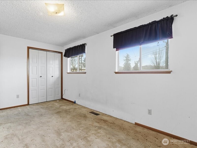702 West Ridge Drive