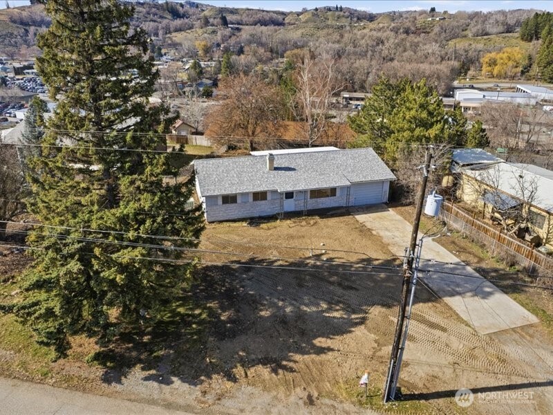 702 West Ridge Drive