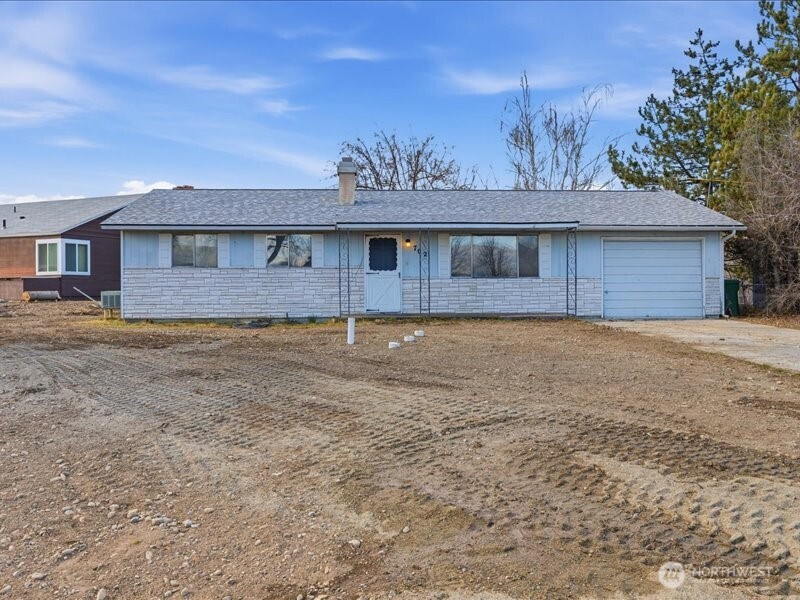 702 West Ridge Drive