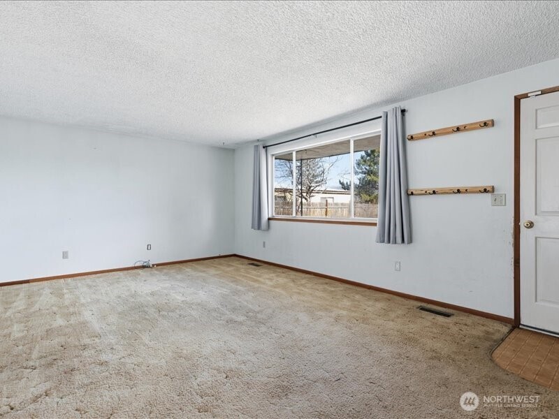 702 West Ridge Drive
