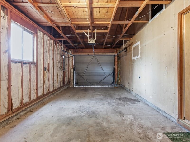 702 West Ridge Drive
