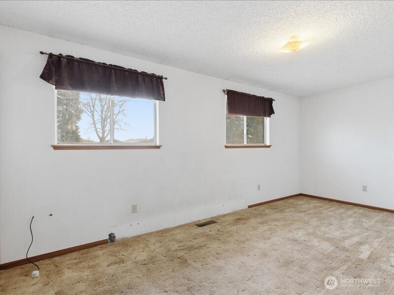 702 West Ridge Drive