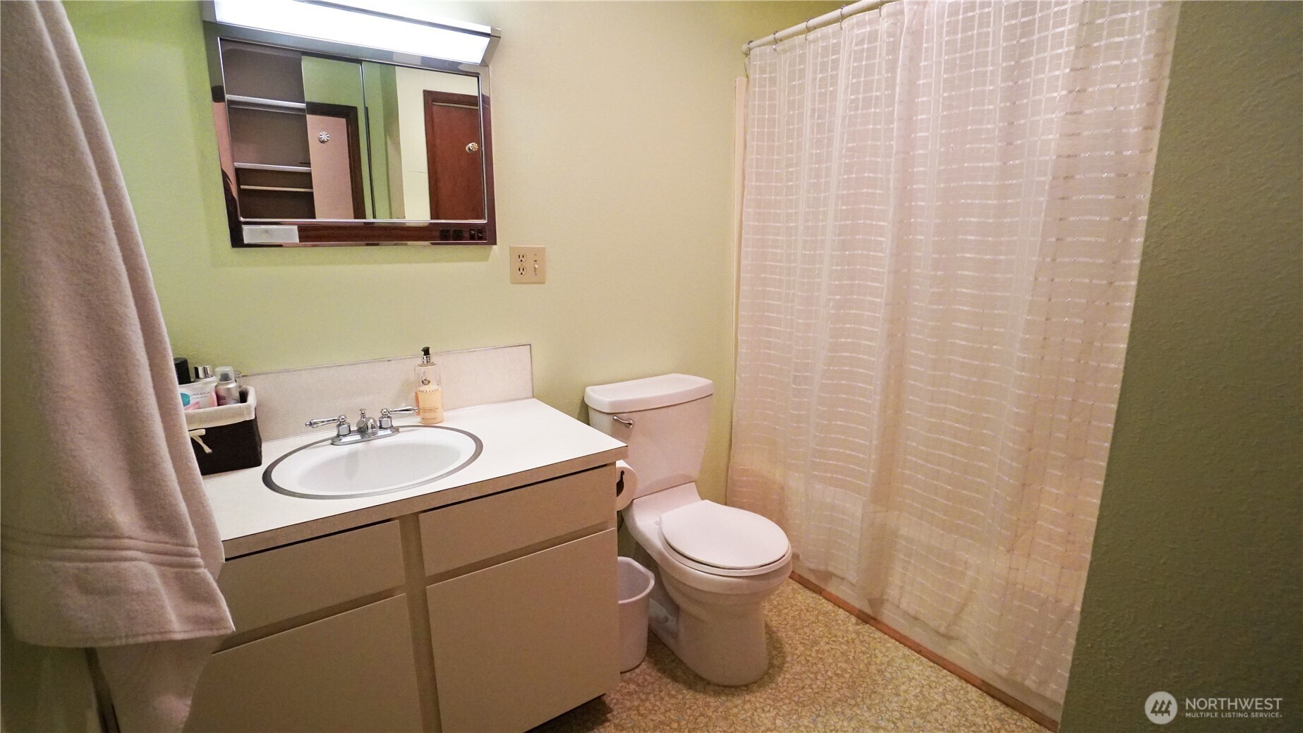 6 Jennings Loop Road