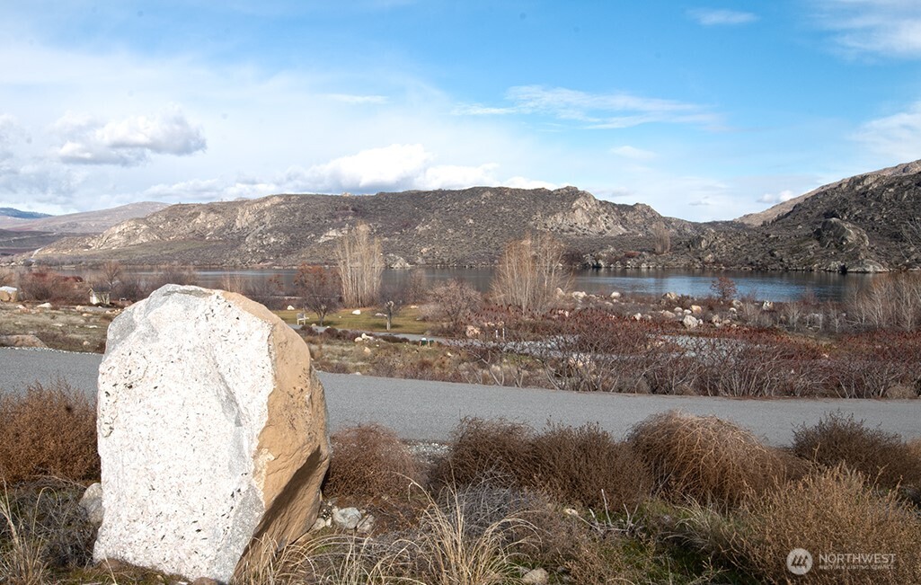 0 NNA Lot 4 Lazy Lightning Long Plat