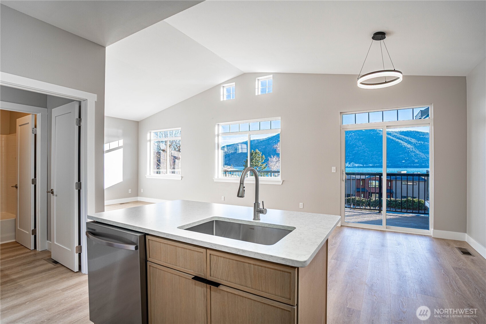 744 Wapato Way Unit: #B